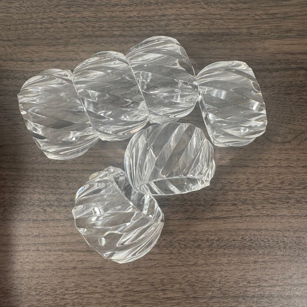 Set of Six Clear Acrylic‎ Twisted Napkin Rings – Modern Elegant Table Decor